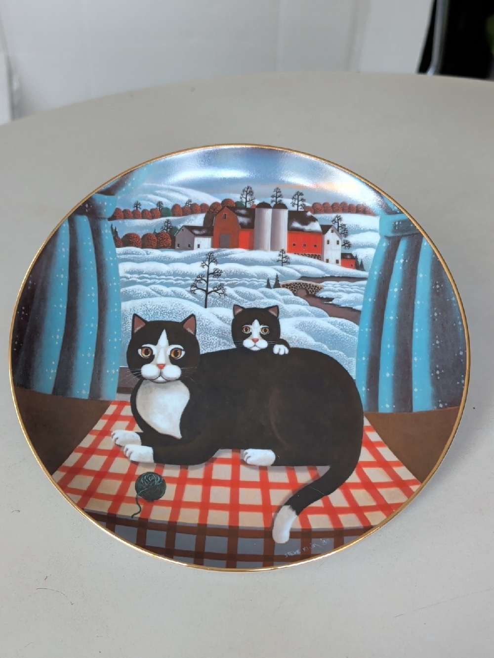 Steven Klein Black & White Cat Decorative Plate with Gold Rim " Winter '